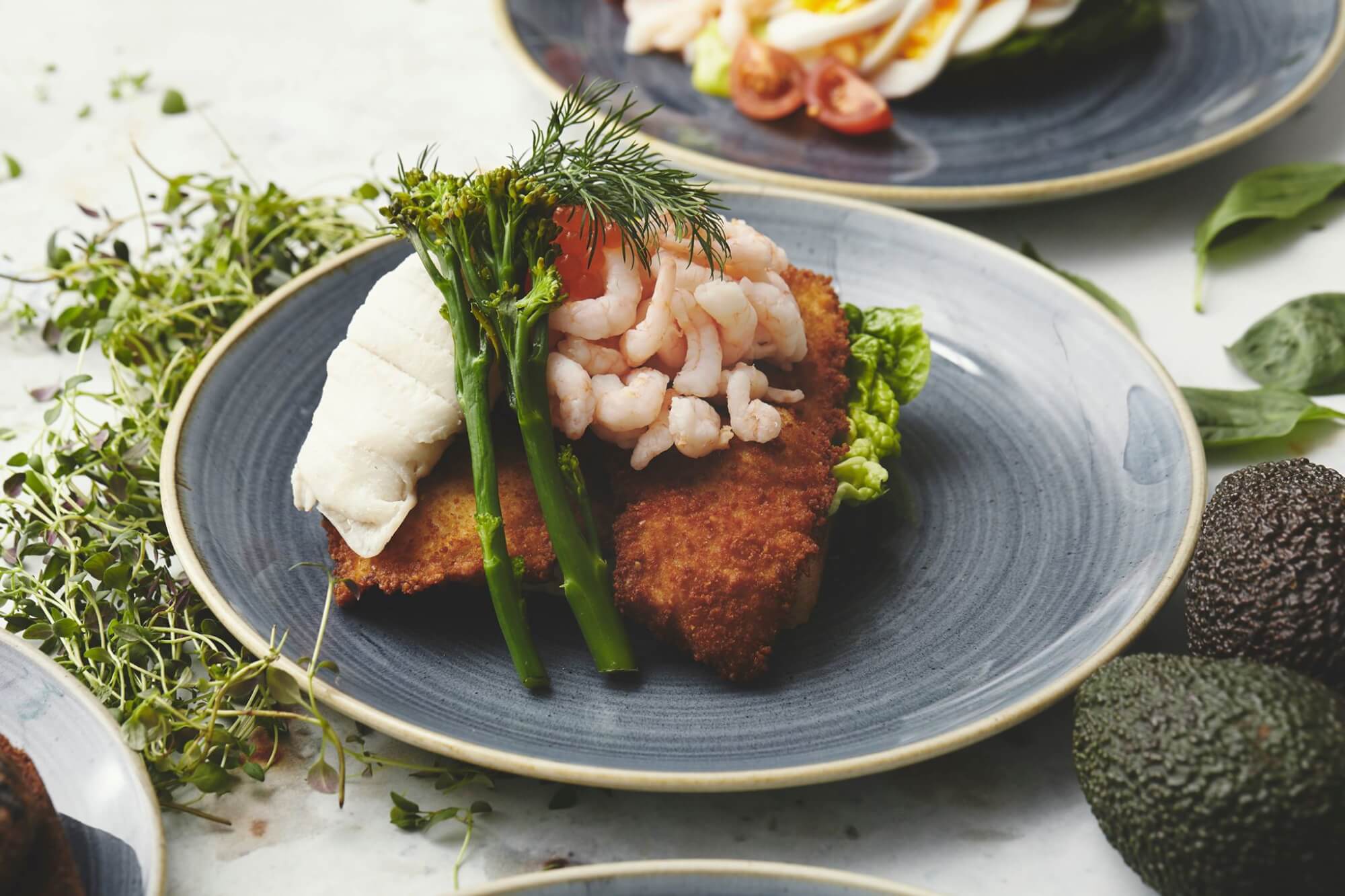 Stegt fiskefilet med remoulade og citron